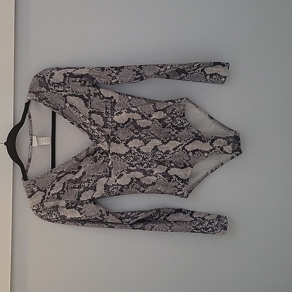 H&M Body suit - Picture 1 of 3